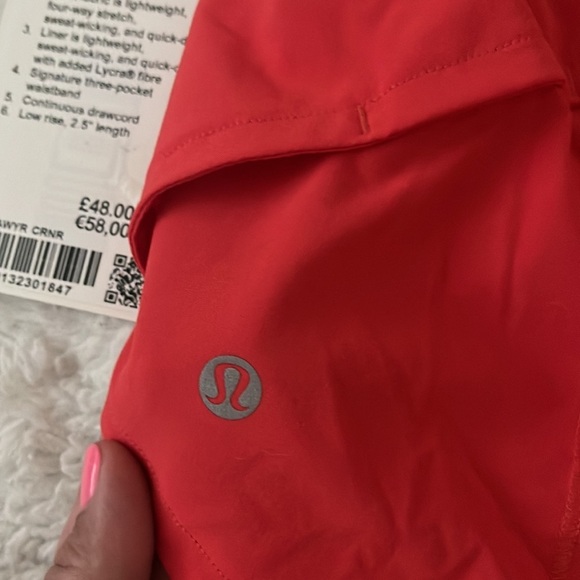 (NWT) Lululemon Speed Up Low-Rise Lined Shorts 2.5" in Carnation Red, Size: 8 - Picture 12 of 16